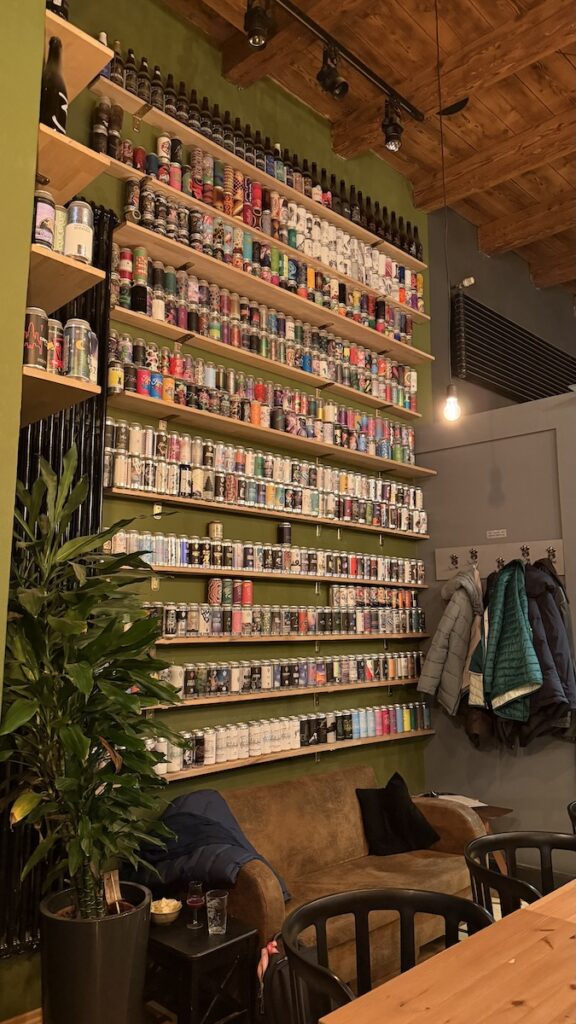 Tolle Location, das Mon Petit Cafe in Bad Cannstatt