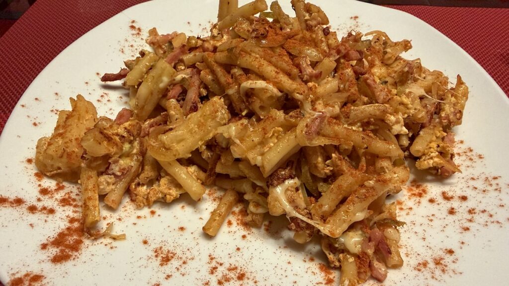 Schinkennudeln mit Ei