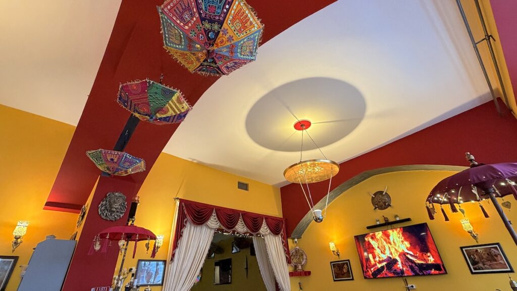 Ein Blick an die Ecke beim Inder