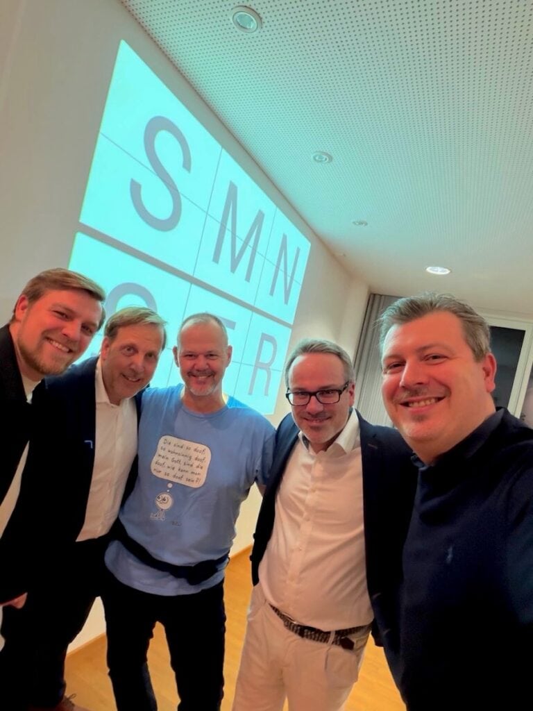 Social Media Oldtimmer bei der 118. Social Media Night Stuttgart (v.l.n.r.: Lars Kroll, Dr. Carsten Ulbricht, ich, Henning Schürig, Stephan Siegloch; Foto von letzterem)