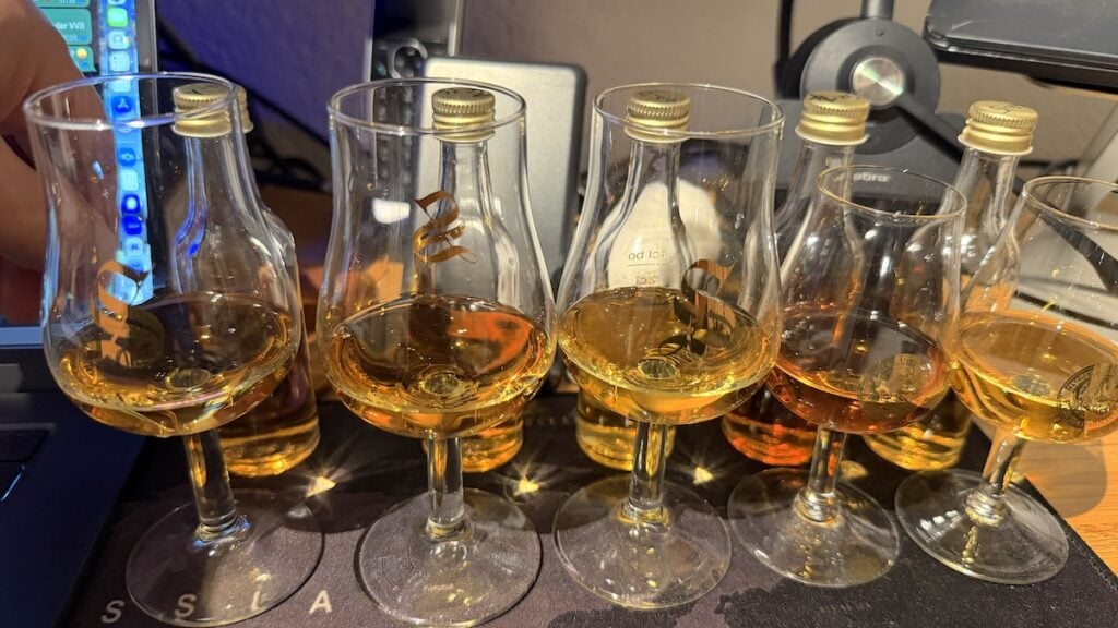 Fünf Whiskys zum Blind Whisky Tasting
