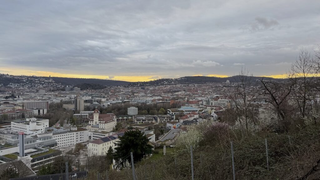 Abendspaziergang mit angedeutetem Sonnenuntergang