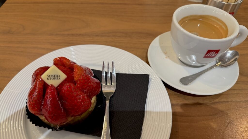 Erdbeer-Tarte im Nostra Storia Obernai