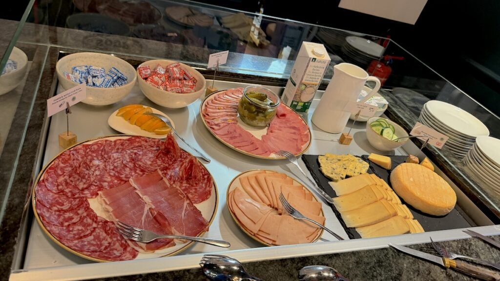 Wurst- und Käseauswahl