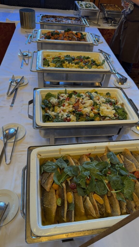 Ausschnitt vom Büfett, Teil 2