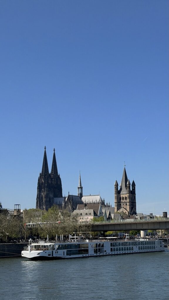 Dat Kapellsche vom Rhein aus fotografiert