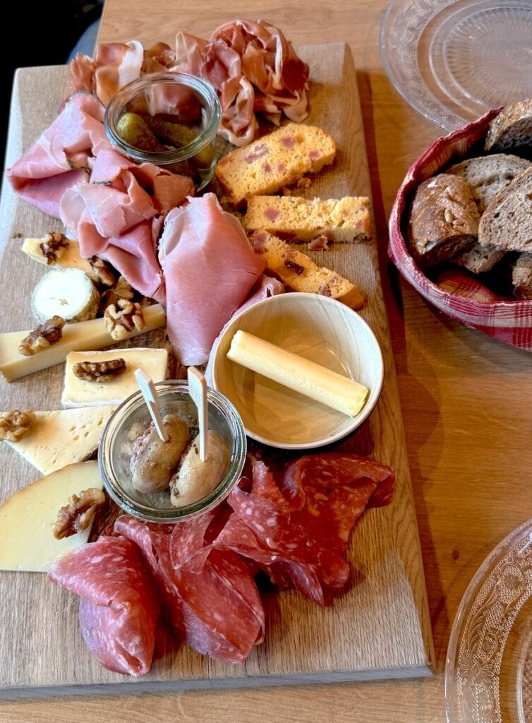 Wurst-/Käseplatte im QUI DIT VIN