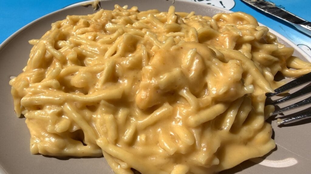 Kässpätzle aus der Tüte ergänzt mit Käse