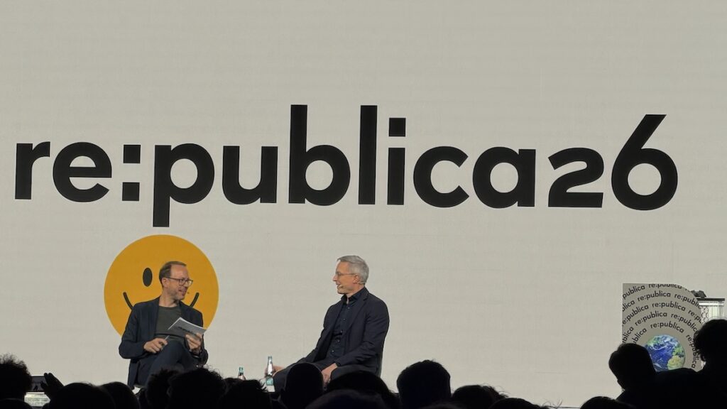 Interview Markus Beckedahl mit Dr. Karsten Wildberger: "Wir steht es um die Digitalisierung in Deutschland, Herr Wildberger?" auf der #rp26