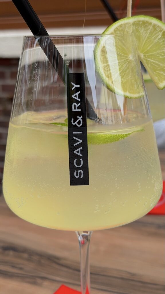 Limoncello Spritz