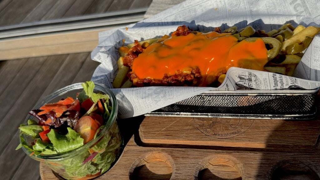 Chili Cheese Fries im Carl Stegmann Biergarten