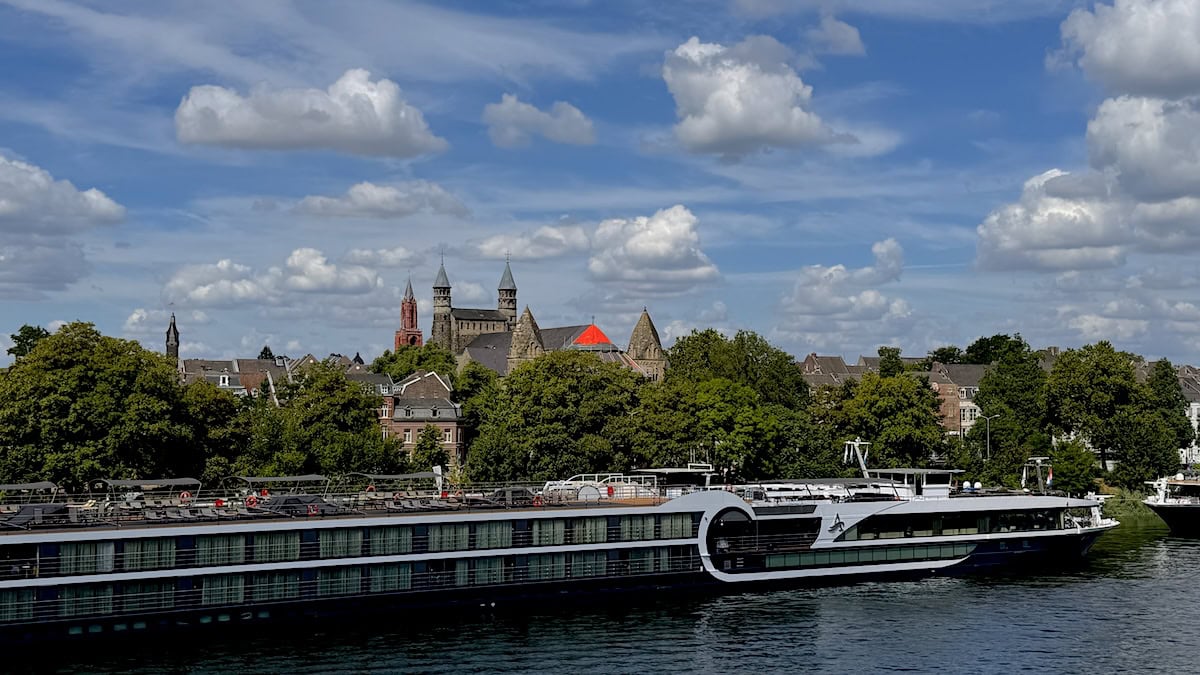 Ausblick auf die Maastrichter Altstadt von der Hoge Brug
