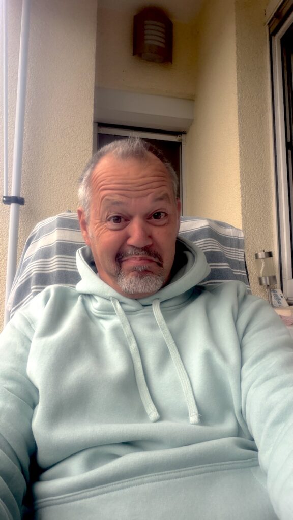 Mir war kalt. Bei 18,9 Grad nach all der Hitze im Hoodie auf dem Balkon