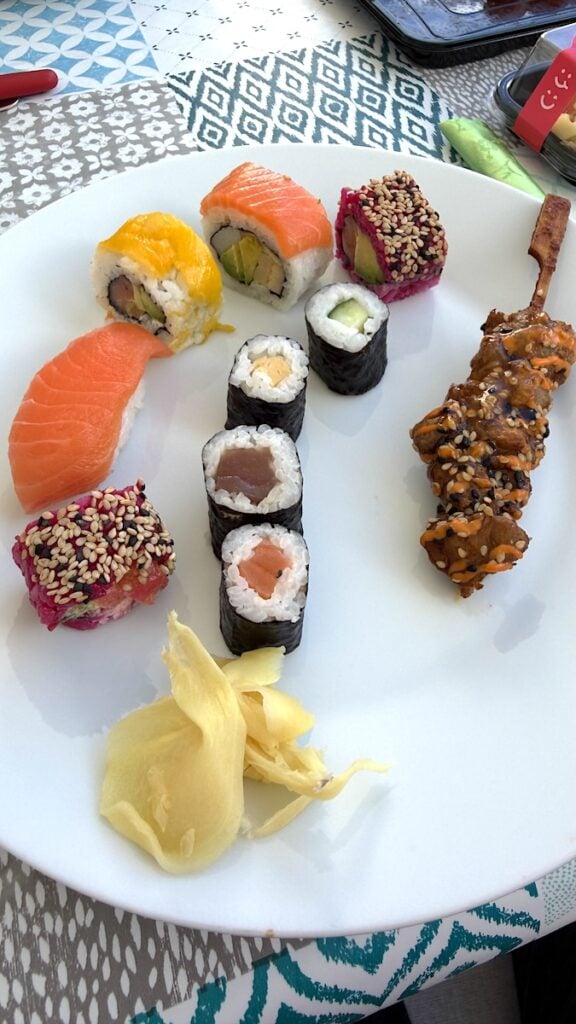 Sushi auf dem Balkon
