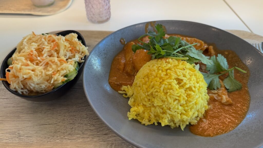 Butter Chicken im Betriebsrestaurant