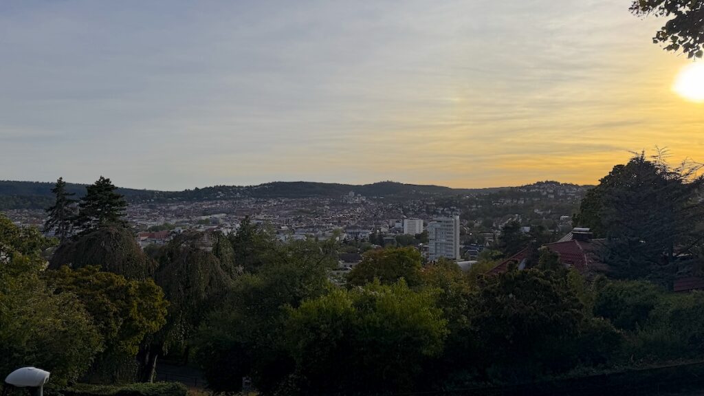 Ausblick zum Sonnenuntergang beim Abendspaziergang