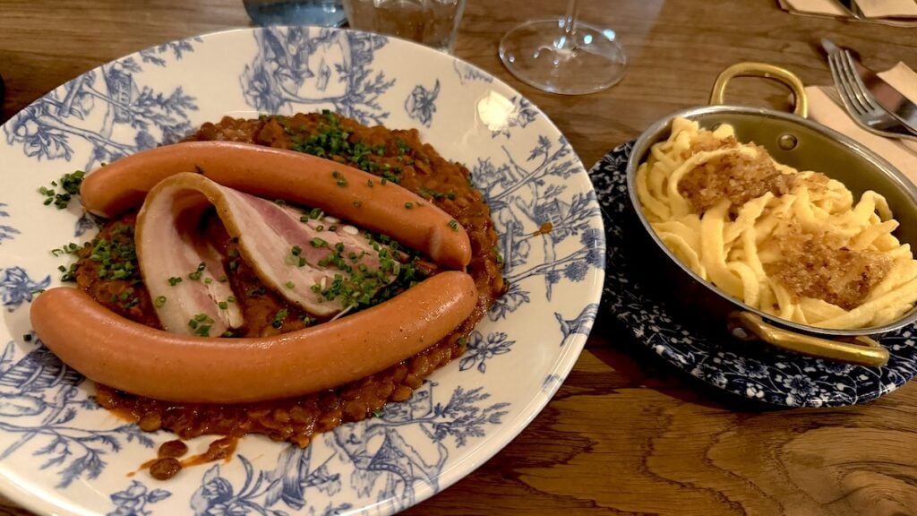 Linsen mit Spätzle und Saitenwürsten im Stadtbesen bzw. Paulaner