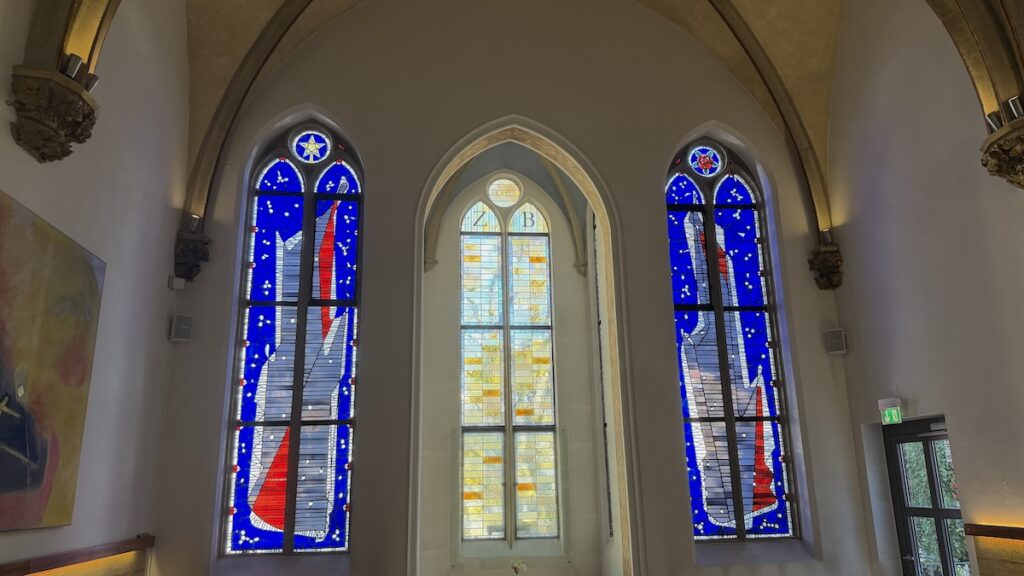 Fenster im Frühstücksraum des Hopper St. Josef in Kö